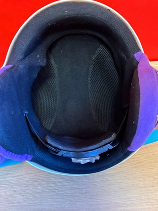 Casco de Snowboard Blanco con Detalles Morados
