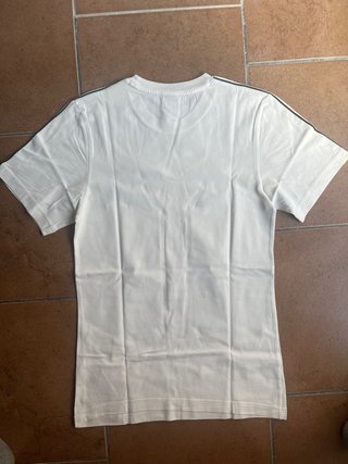 T-shirt Nike bianca logo nero dettagli fluo
