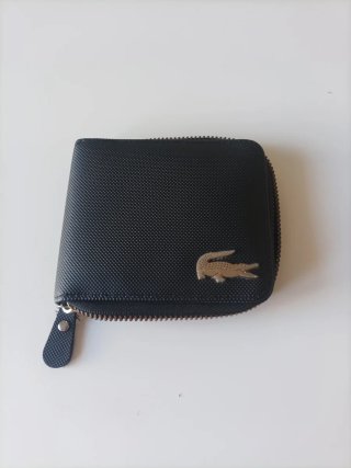 Cartera Lacoste Negra con Logo Dorado VERDADERA