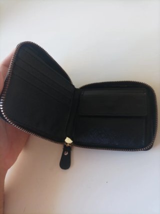 Cartera Lacoste Negra con Logo Dorado VERDADERA