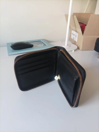 Cartera Lacoste Negra con Logo Dorado VERDADERA
