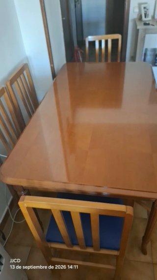 Mesa comedor extensible y 6 sillas
