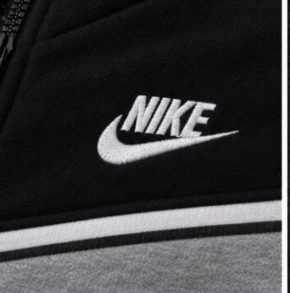 Sudadera Nike gris y negra con capucha
