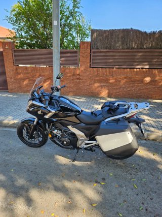 Honda NC 750 X DCT con maletas. Solo 2500 Km!