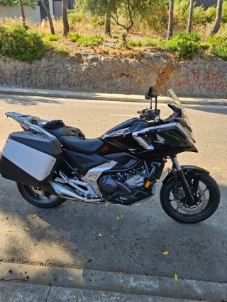 Honda NC 750 X DCT con maletas. Solo 2500 Km!