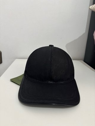 Gorra Gucci Negra GG Monogram
