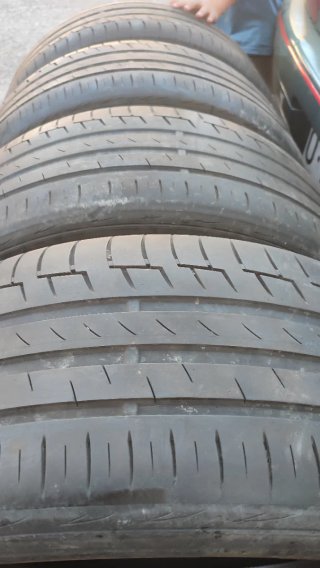 Neumático 235/50 R 18 V continental