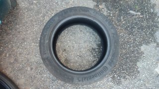 Neumático 235/50 R 18 V continental