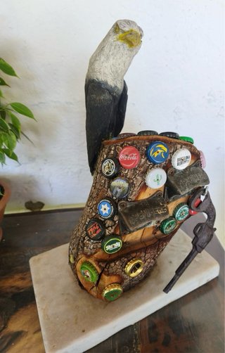 Escultura artesanal destapador águila