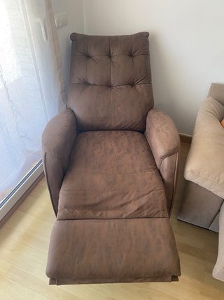 Butaca/sillón marrón de ante
