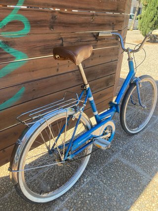 Bicicleta retro plegable marca Motobecane.