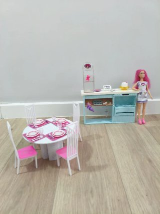 Pastelería Barbie con accesorios