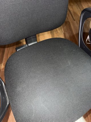 Silla de oficina ergonómica negra