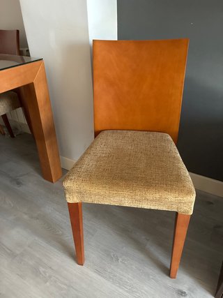 Sillas de comedor madera cerezo y tela. 7 unidades