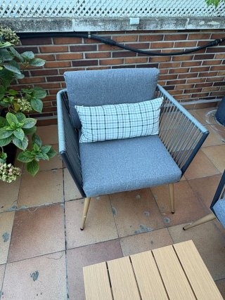 Conjunto sofá y mesa de jardín