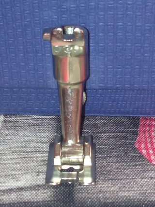 8 Prensatelas originales BERNINA antiguos