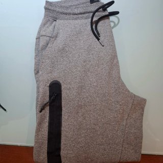 Pantalón de chándal gris