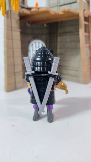 PLAYMOBIL SAMURAI MORADO DORADO CON RED