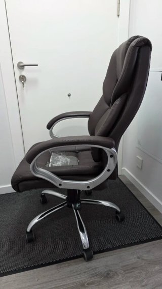Sillón de despacho para restaurar