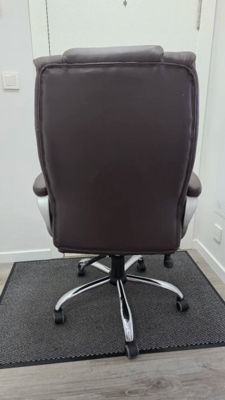 Sillón de despacho para restaurar