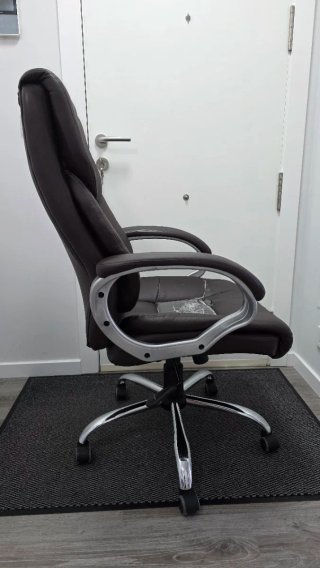 Sillón de despacho para restaurar