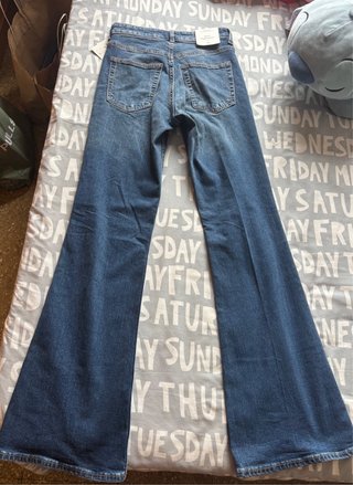 Pantalón vaquero campana azul