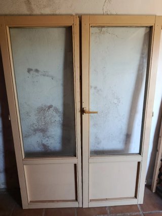 Puertas balconeras de madera y cristal