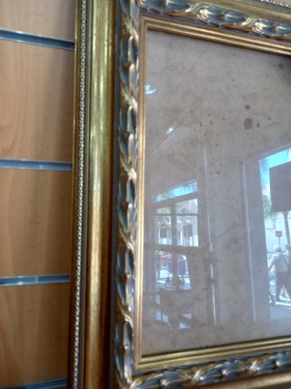 Marco de estilo antiguo dorado