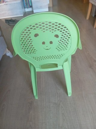 Silla infantil de plástico exterior