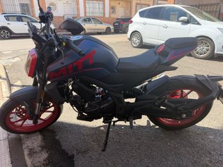 Moto MITT 125NK Naked Negra y Roja