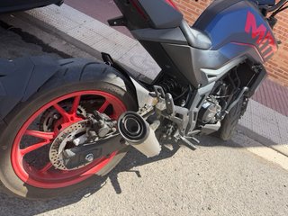 Moto MITT 125NK Naked Negra y Roja
