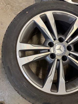 4 Llantas Mercedes-Benz 17” + 2 Neumáticos