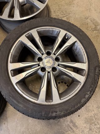 4 Llantas Mercedes-Benz 17” + 2 Neumáticos