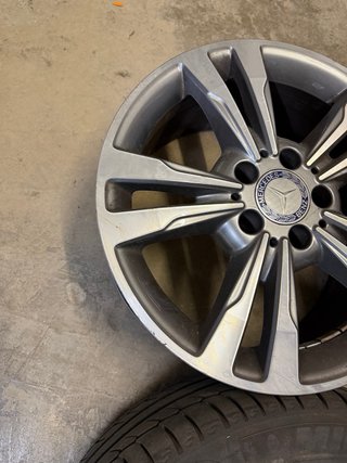 4 Llantas Mercedes-Benz 17” + 2 Neumáticos