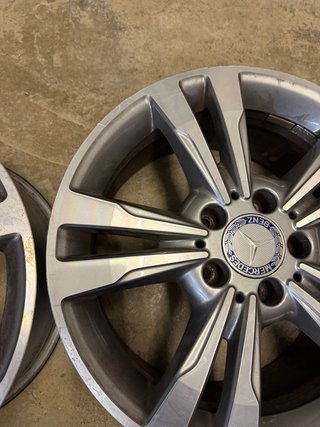 4 Llantas Mercedes-Benz 17” + 2 Neumáticos