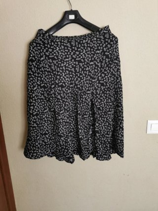 Falda SHEIN Estampada Flores Talla L