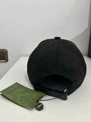 Gorra Gucci Negra con Raya Verde y Roja