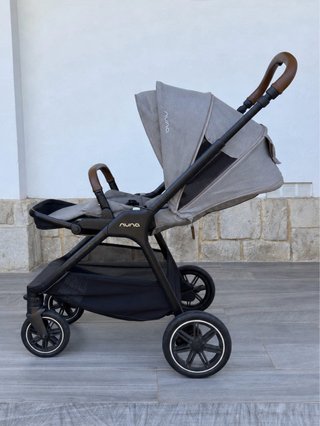 Nuna TRIV next, silla + capazo Chasis del 2026.