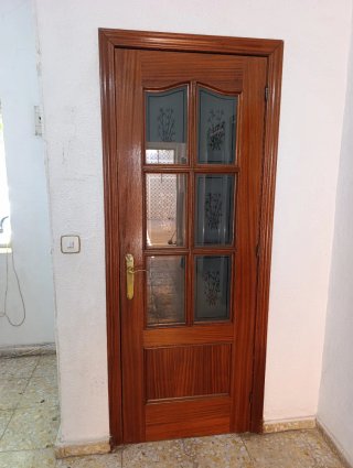 Puerta de madera interior