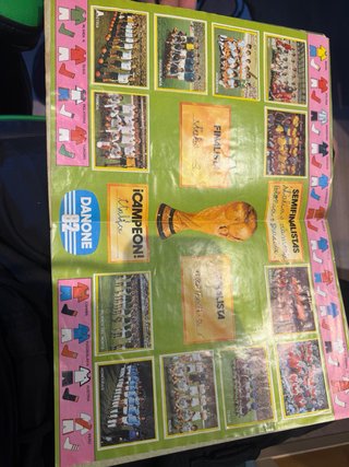 Álbum Danone fútbol vintage completo – 96 cromos