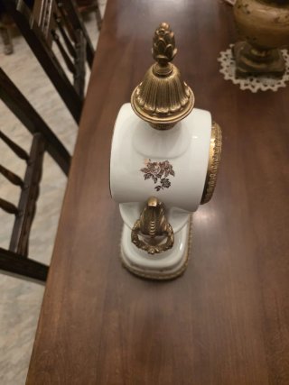 Reloj de sobremesa de porcelana