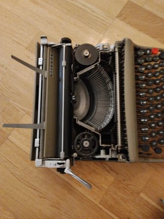 Máquina de escribir Olivetti Lettera 22