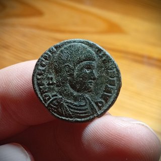 Moneda romana - Magnencio - VOT V MVLT X