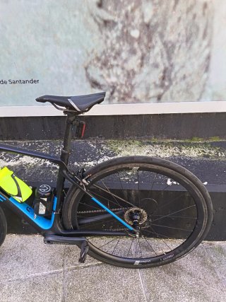 Bicicleta Carretera Cube Attain Carbon Race.