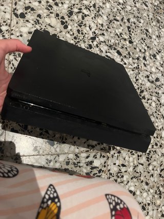 PS4 (PlayStation 4) Negra + 2 Mandos