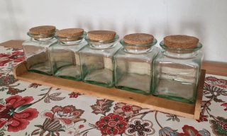 Balda madera Ikea + 5 frascos reciclados