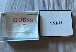 Cartera Guess