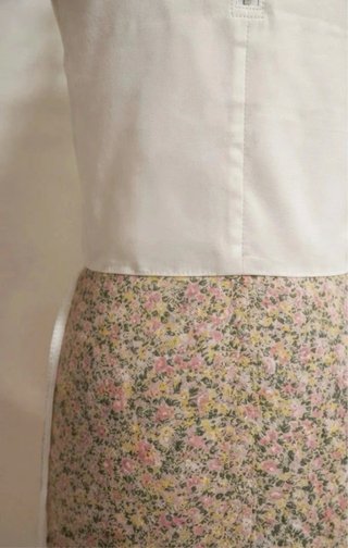 Vestido blanco floral sin mangas