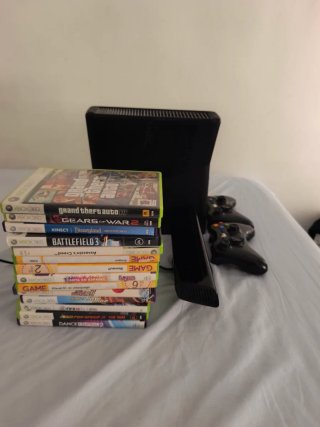 Xbox 360 con Kinect y juegos