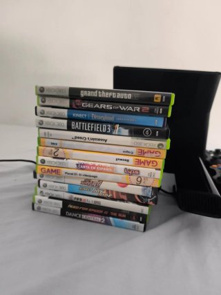 Xbox 360 con Kinect y juegos